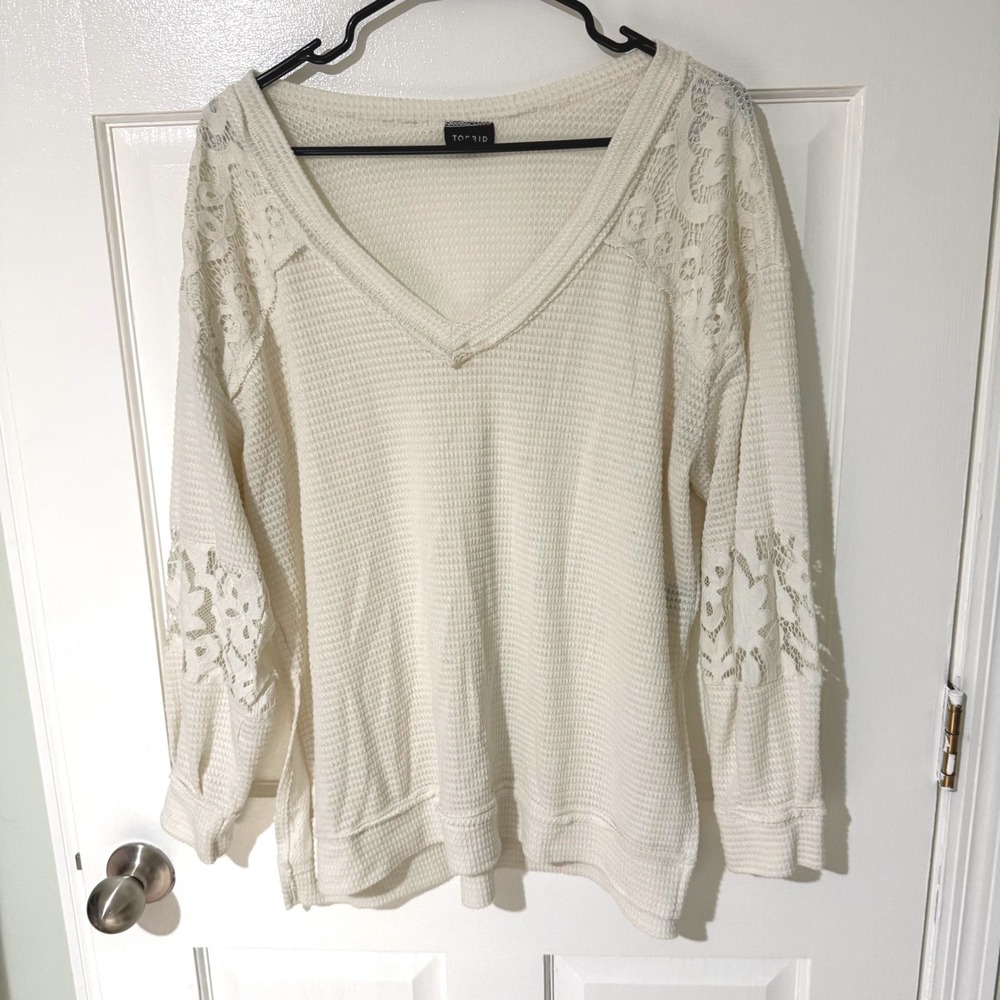 Torrid Womens Cream Waffle Knit Lace Inset V-Neck Long Sleeve Top Size 0 L XL